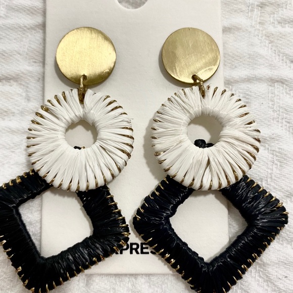 Express earrings ✨✨🤩 - Picture 4 of 5